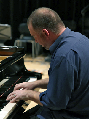 MJF2014-participant-mark-baynes-piano-new-zealand_300x400